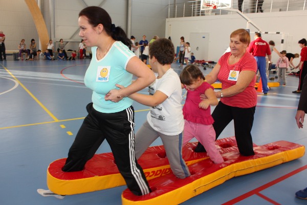 Семейные веселые старты в Кронштадте в честь дня матери. 2011 год.